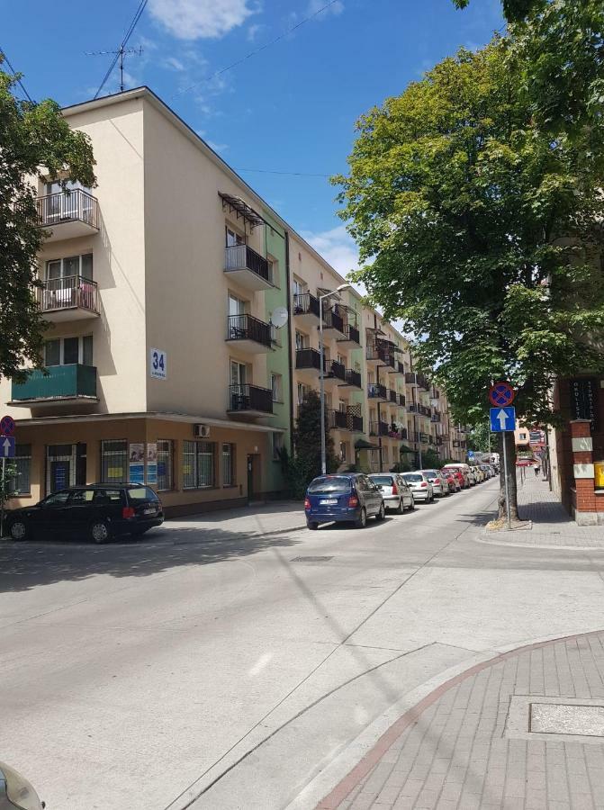 Przytulna I Przestrzenna Garsoniera- Centrum Tarnów Exteriör bild
