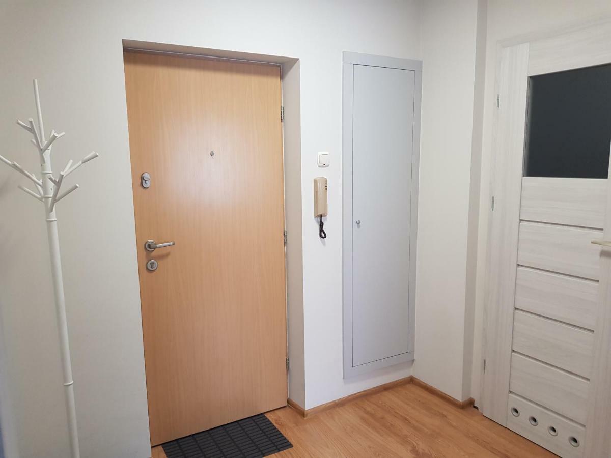 Przytulna I Przestrzenna Garsoniera- Centrum Tarnów Exteriör bild
